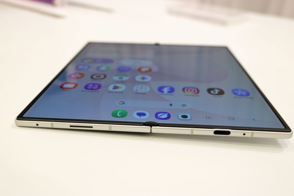 Samsung Z Fold8 ultra Singapore